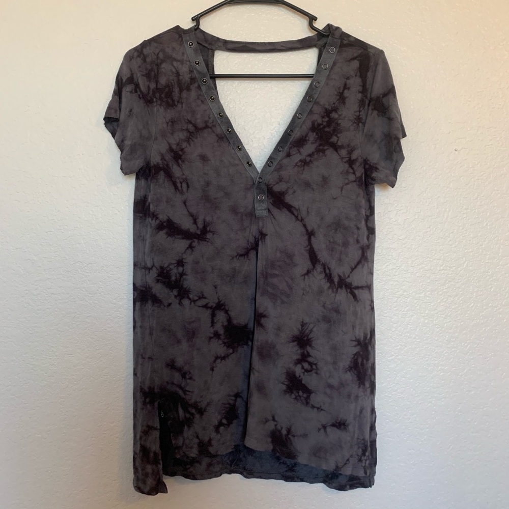 Tie-dye buttoned T-shirt